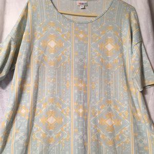 LuLaRoe Medium Top Short Sleeves